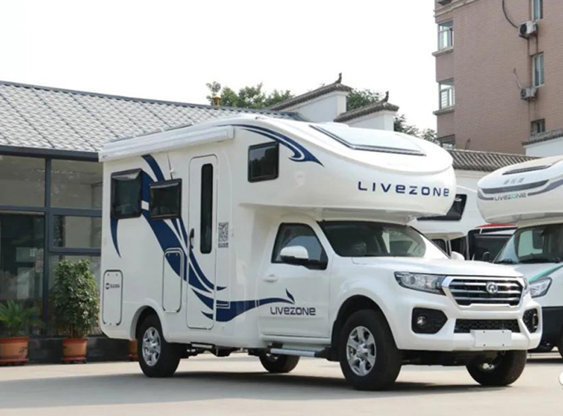 帶老人孩子出行，適合選這款房車