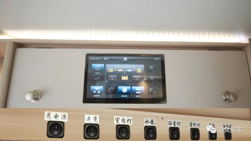 帶老人孩子出行，適合選這款房車