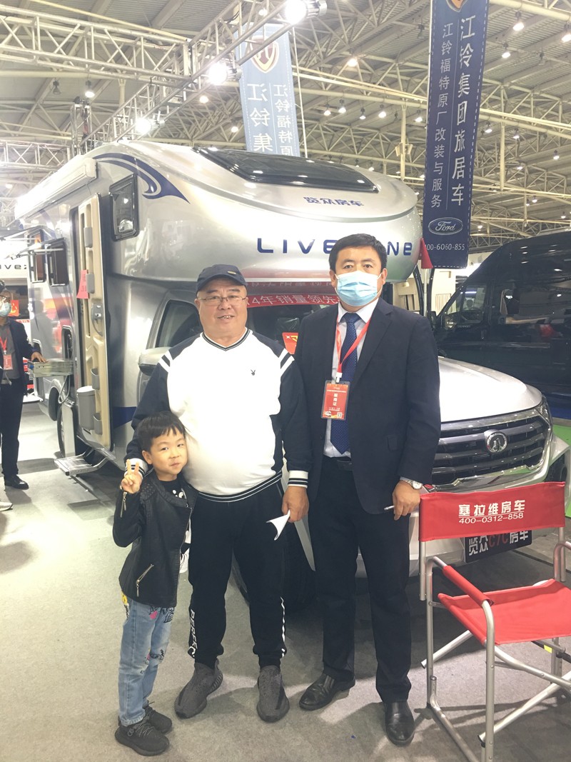 從這選房車的顧客怎么這么多？