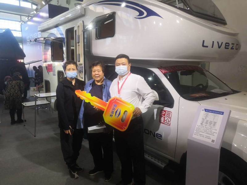 從這選房車的顧客怎么這么多？