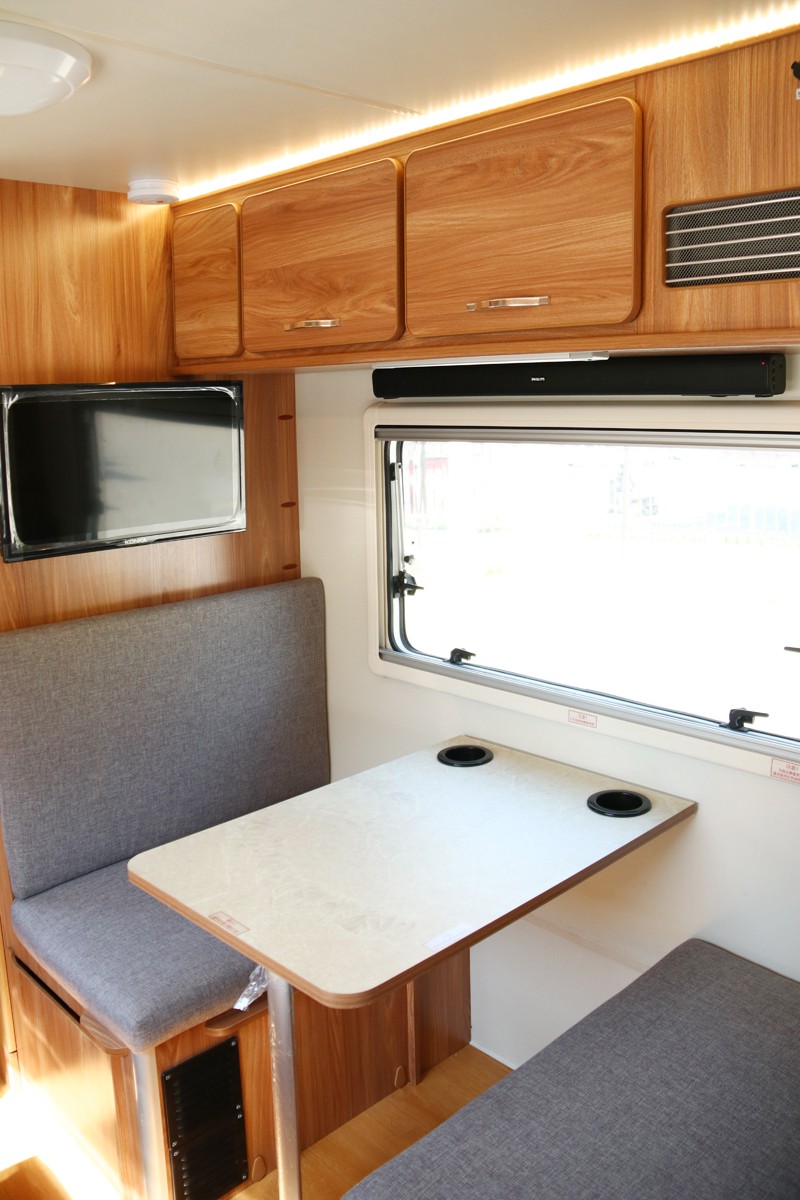 四驅(qū)、兩張超大床人床的房車，看這款