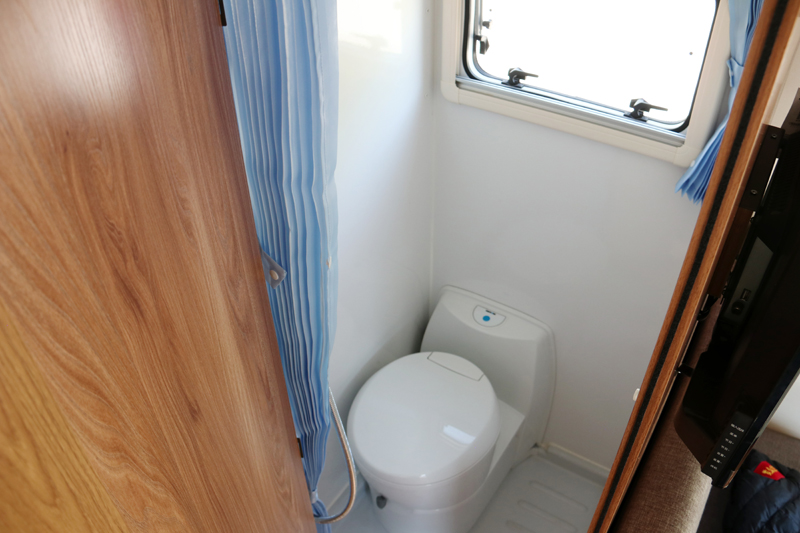 四驅(qū)、兩張超大床人床的房車，看這款