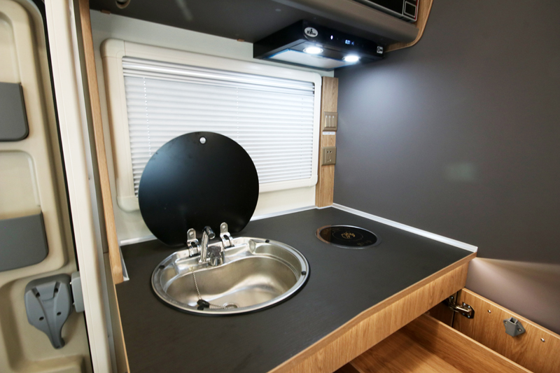 要大空間也更舒適，這樣的房車很棒