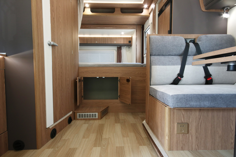 要大空間也更舒適，這樣的房車很棒