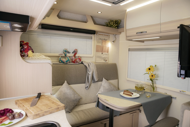 選這輛房車，只為更多山花爛漫