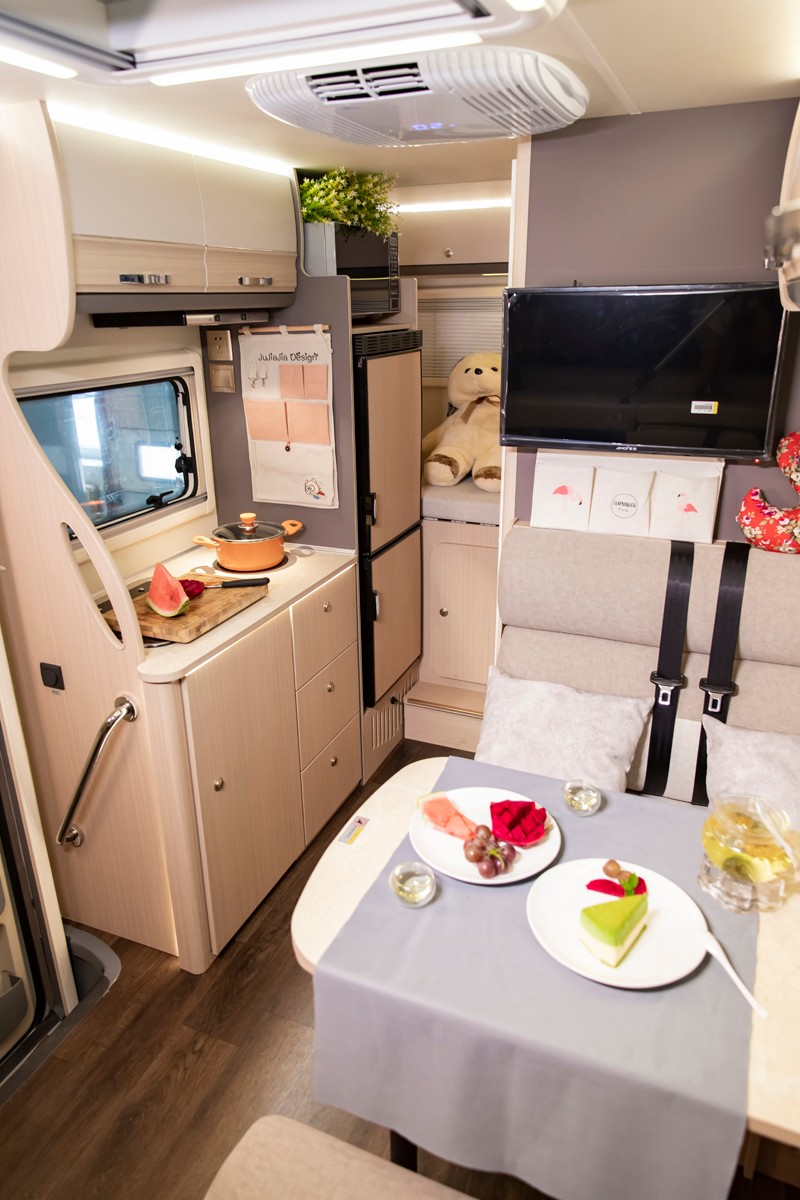 選這輛房車，只為更多山花爛漫