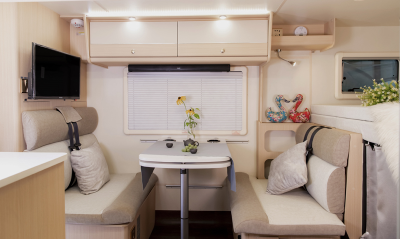 大床、大客廳得房車，四驅、動力好