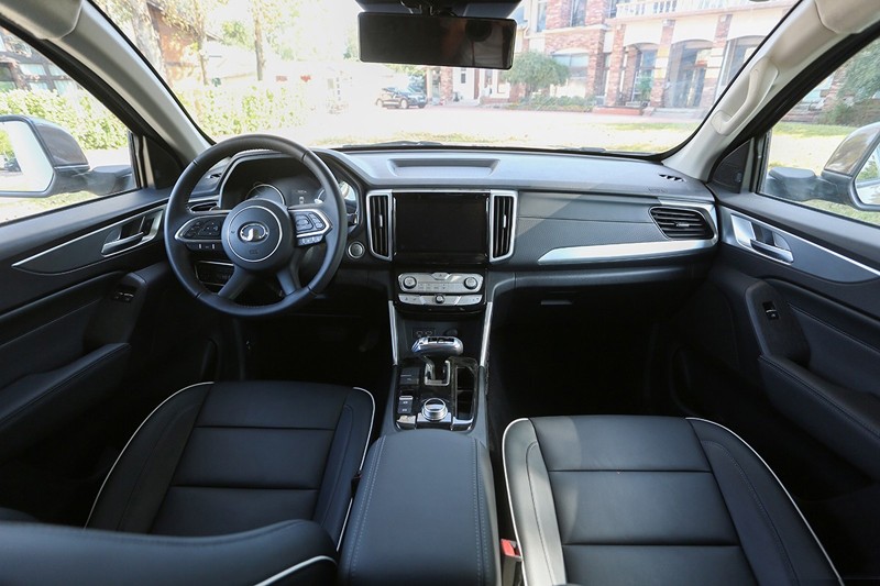 動力 豐富配置，這樣的房車省心、舒心