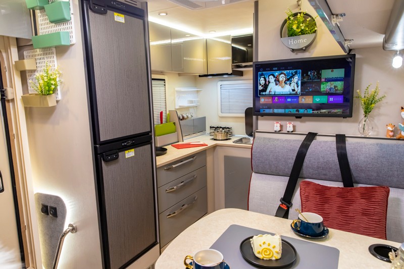 動力 豐富配置，這樣的房車省心、舒心